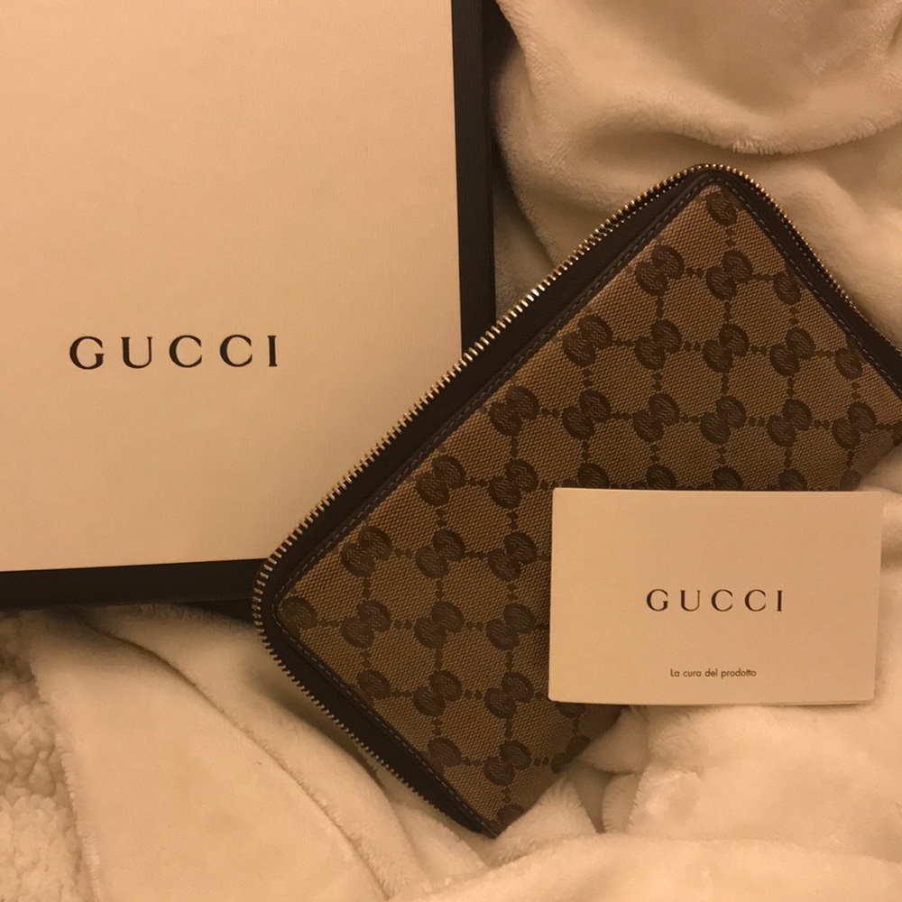 gucci wallet